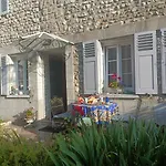 Avenue Du Château Maison d'hôtes 3*