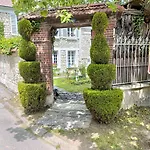 Avenue Du Château Saint-Just (Eure)