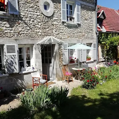 Guest house Avenue Du Chateau 3*