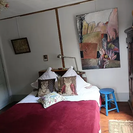 Avenue Du Chateau Guest house