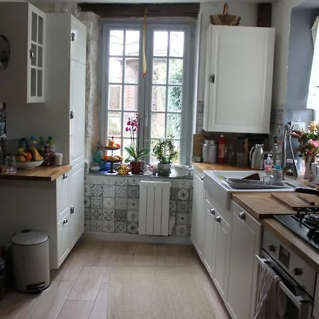 Guest house Avenue Du Chateau 3*